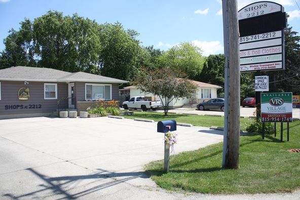 2212 Plainfield Rd, Crest Hill, IL 60403
